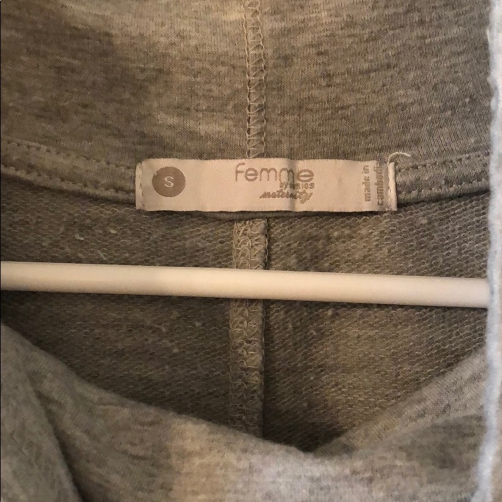 Sweatshirt - Picture 2 of 3
